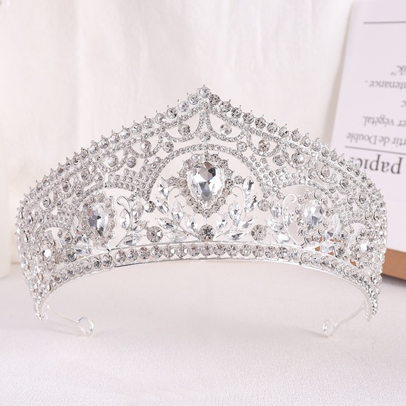 Accessories - Dazzling Silver Crystal Tiara